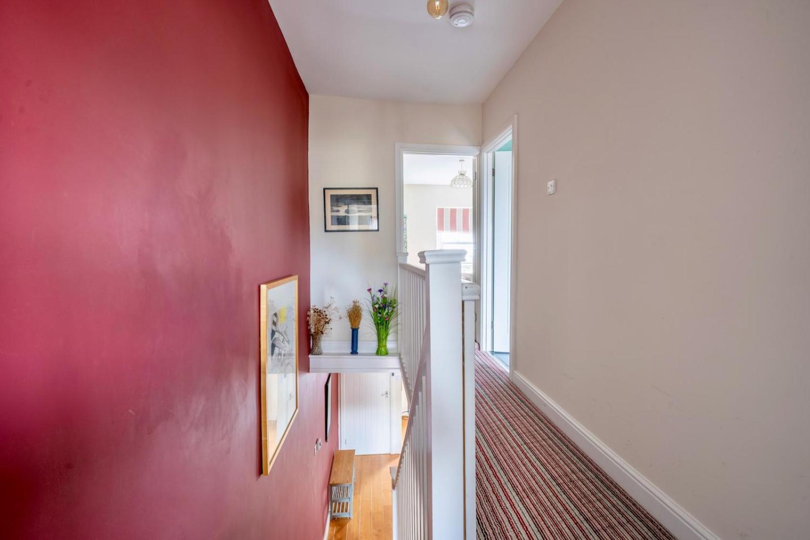 Chic 2-Bedroom Townhouse In Vibrant Abergavenny Ngoại thất bức ảnh